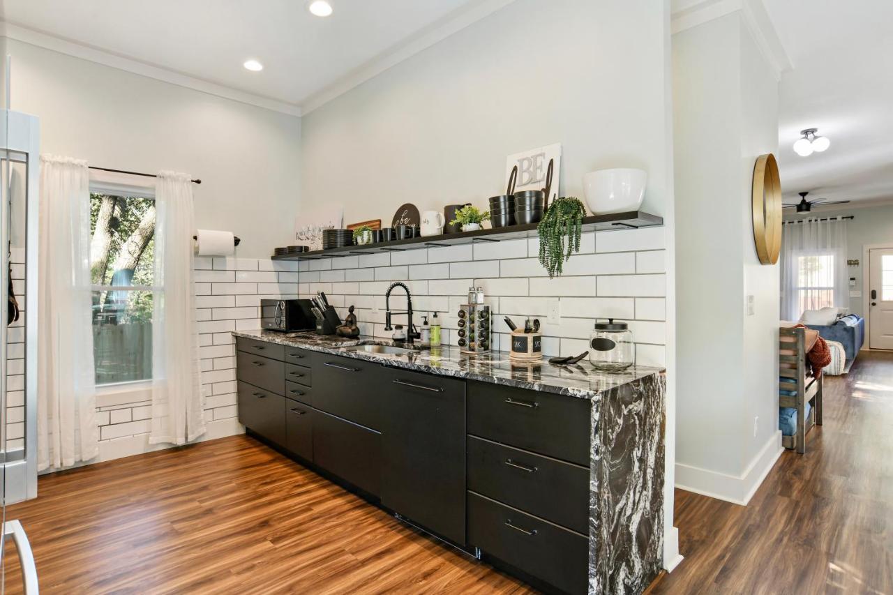 Sun Lit Modern Home With Good Vibes And Lots Of Coffee - Designedbydom Atlanta Luaran gambar